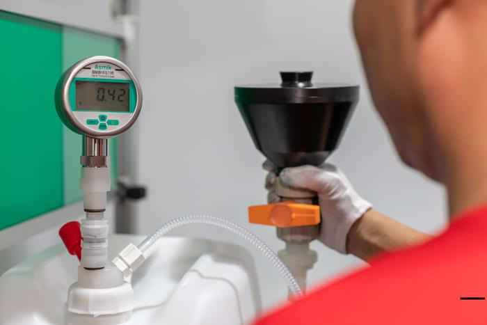 产品中检

产品生产过程中中检人员定时对半成品进行检验，确保工艺的合理性，把次品率控制在合理的范围之内。